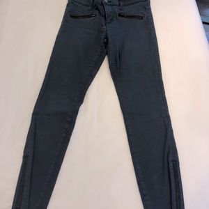 Blue jeans~ zipper pockets and zippers on the legs
